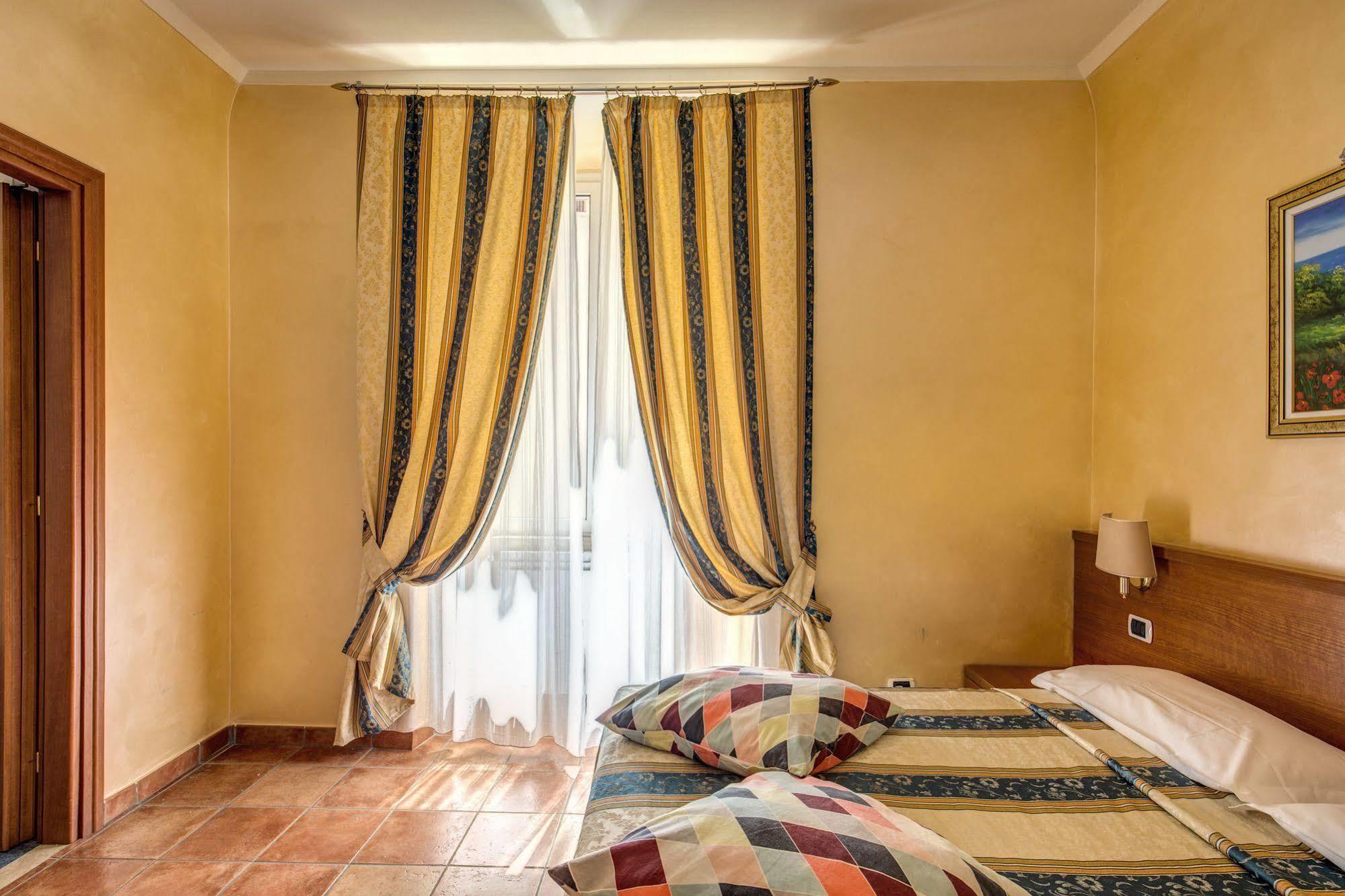 Hotel Maryelen Рим Екстериор снимка