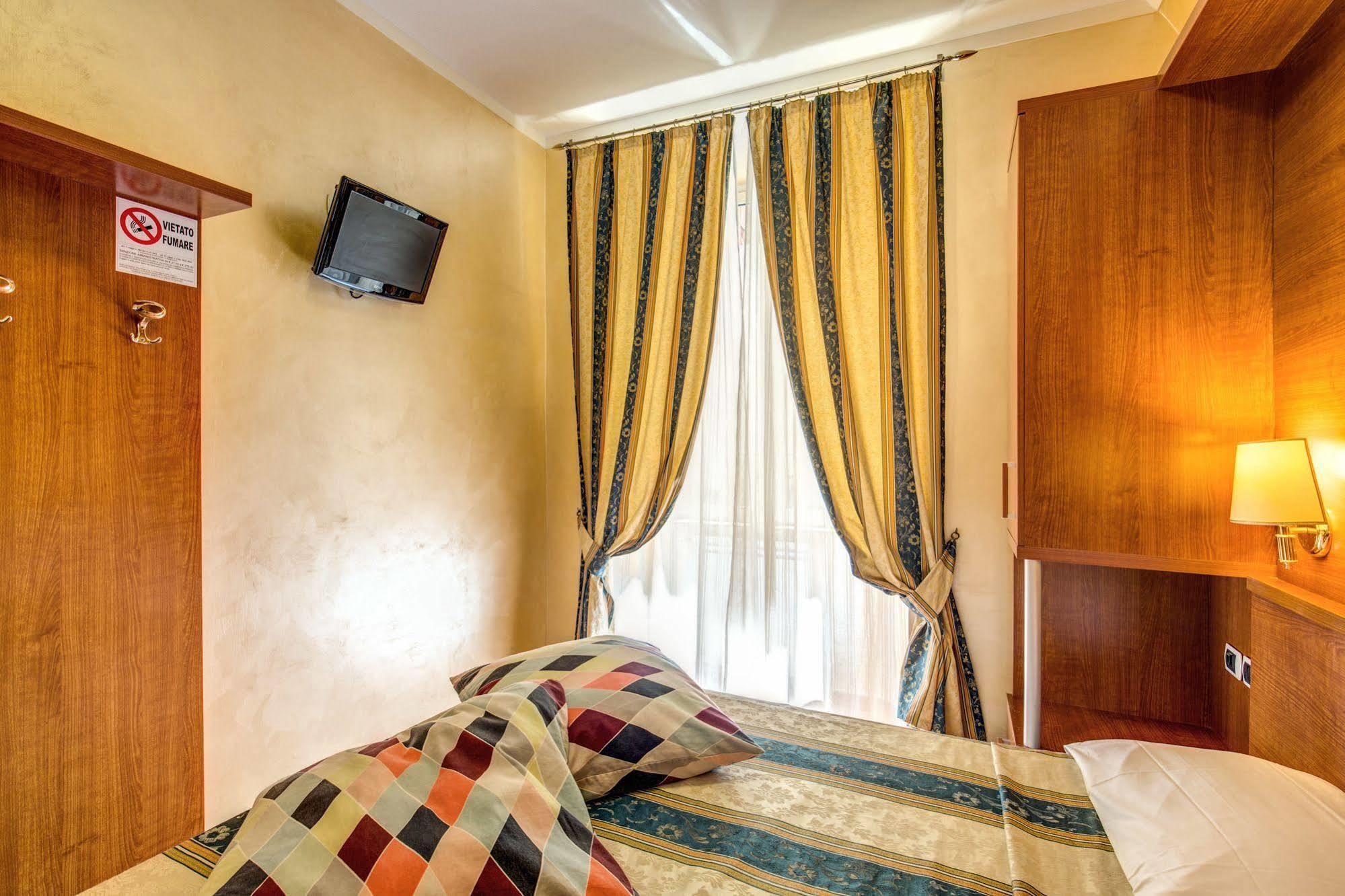 Hotel Maryelen Рим Екстериор снимка