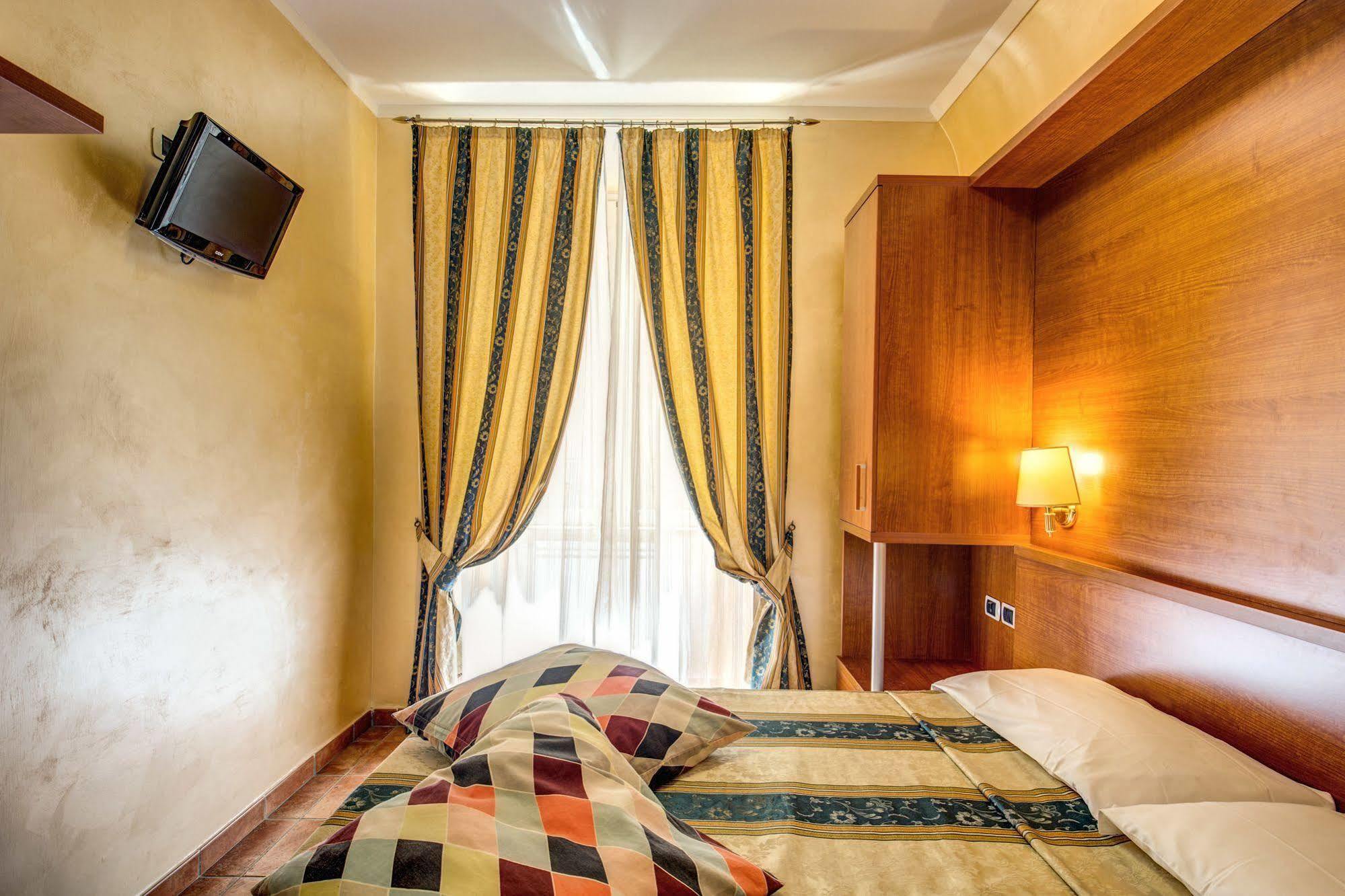 Hotel Maryelen Рим Екстериор снимка