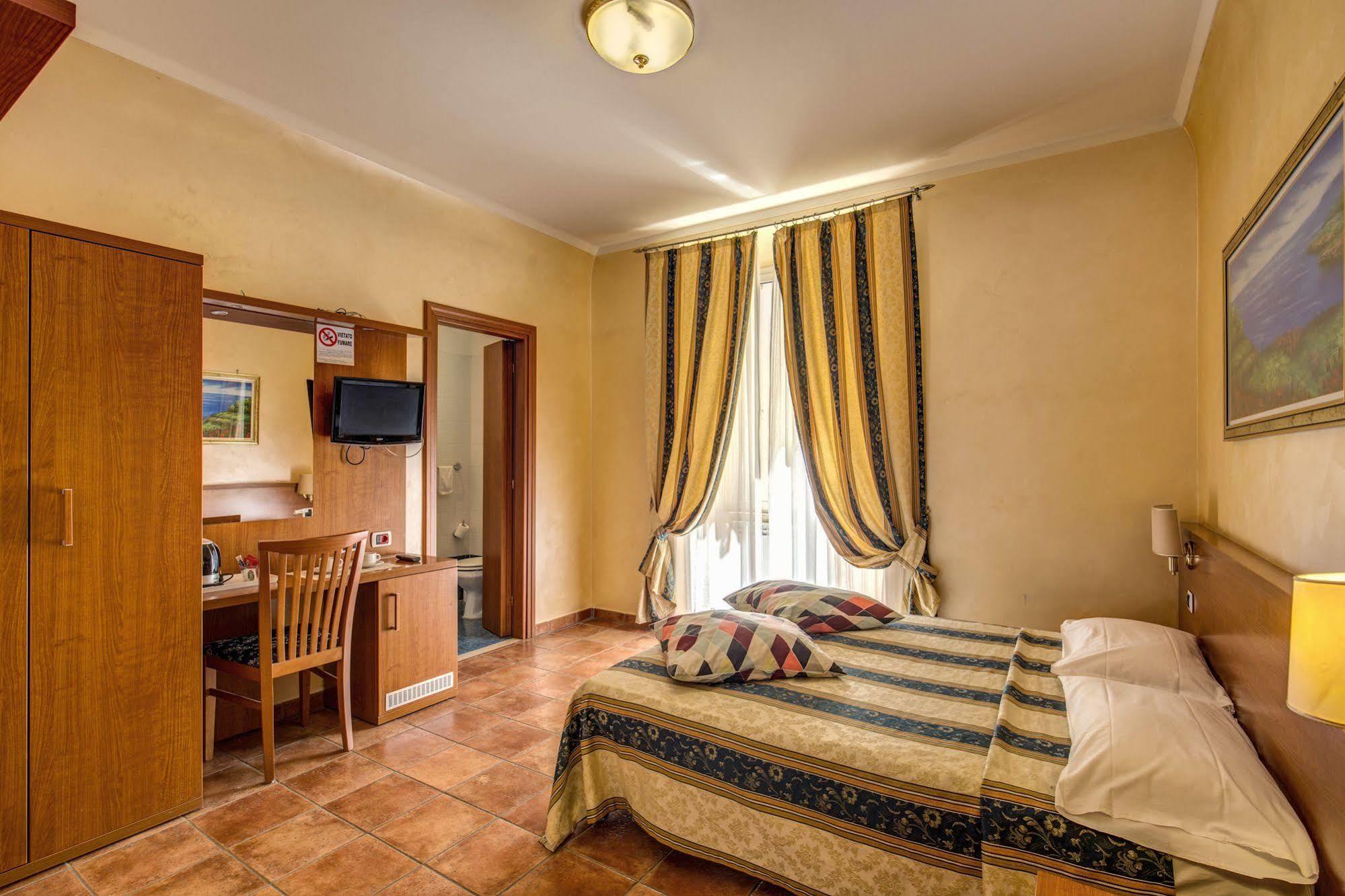 Hotel Maryelen Рим Екстериор снимка