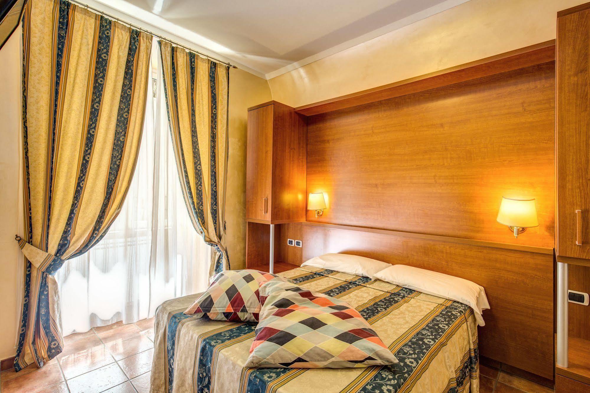 Hotel Maryelen Рим Екстериор снимка