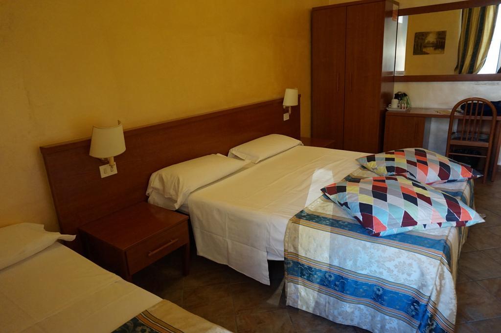 Hotel Maryelen Рим Екстериор снимка